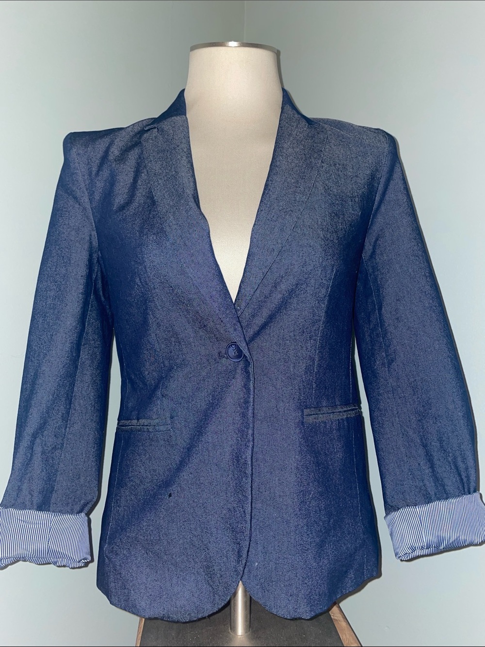 GAP Dark Wash 1 Button Lined Blazer. Size 2.